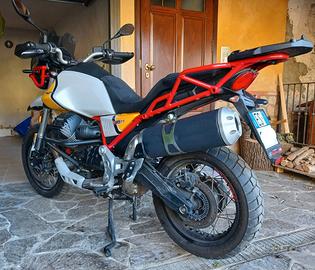 MOTO GUZZI V85TT