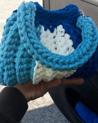 Borsa fatta.a mano in fettuccia