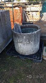 Vasca tonda in pietra leccese di grandi dimensioni