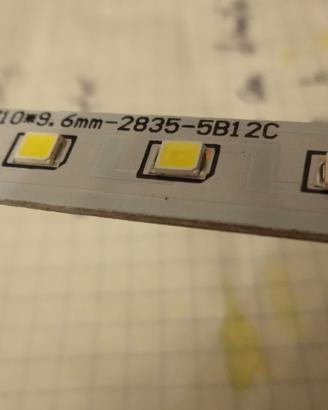 Strip a led 4000° Kelvin di recupero.