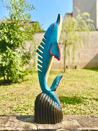 Scultura in legno artigianale a forma di delfino