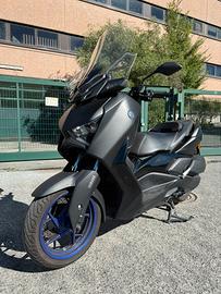 Xmax 300 come nuovo !