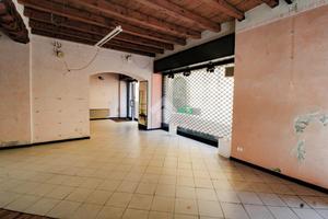 NEGOZIO A PALAZZOLO SULL'OGLIO