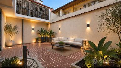 Trilocale con cortile da ristrutturare