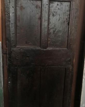 Antica porta conservata originale