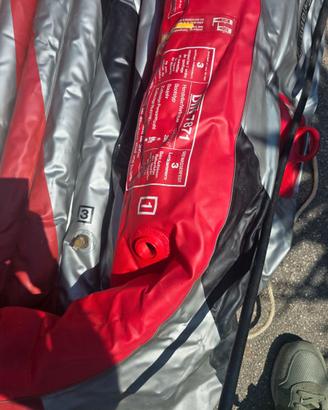 Materassino Gonfiabile a 3 persone colore rosso