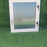 finestre e telai alluminio bianco