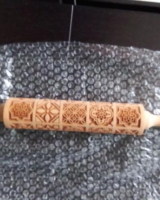 Mattarello decorato per biscotti