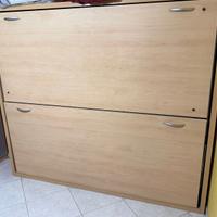 Cameretta con lettini salva spazio e scrivania