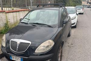 Lancia ypsilon 2005