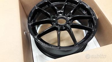 Cerchi Oz Leggera 17” pcd 7.5x112 neri+accessori