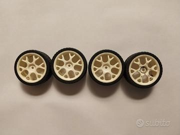 Set 4 Cerchi e Pneumatici Universali RC 1/10
