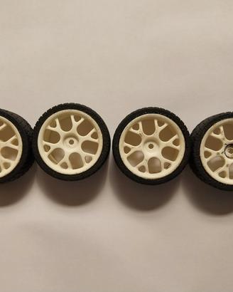 Set 4 Cerchi e Pneumatici Universali RC 1/10
