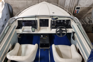 Barca con motore 210 cv