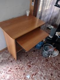 tavolino per compiuter