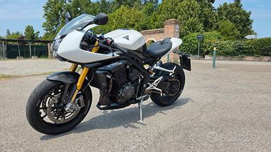 Triumph speed triple 1200 RR