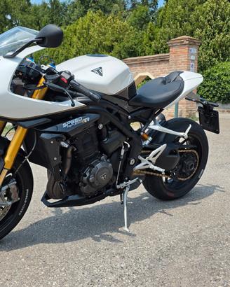 Triumph speed triple 1200 RR