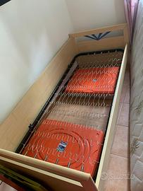 Letto singolo in legno