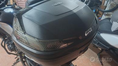 GIVI B47 Blade 47 con poggia schiena e piastra mon