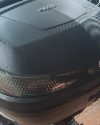 GIVI B47 Blade 47 con poggia schiena e piastra mon