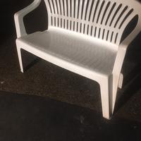 Panchina in plastica