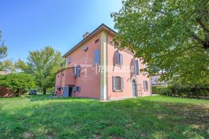VILLA COMPOSTA DA 4 APPARTAMENTI DI CUI 3 A REDDIT