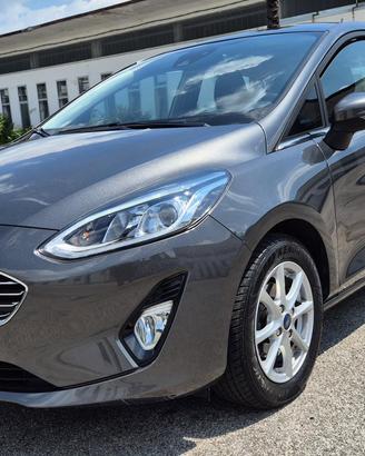 FORD FIESTA 1.1 BENZINA NEOPATENTATI PERFETTA
