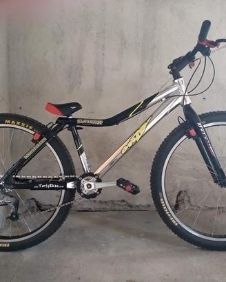 Bici Onza Trial Street da 26"