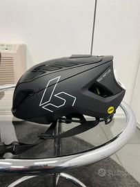 Casco e occhiali da bici Bollè