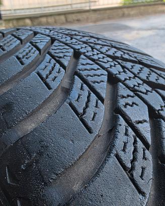 4 ruote complete 4 stagioni Peugeot 208 185/65 R15