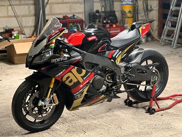 Aprilia RSV4 FACTORY