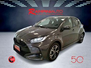 TOYOTA Yaris 1.5 Hybrid Trend KM 0 Ufficiale Pront