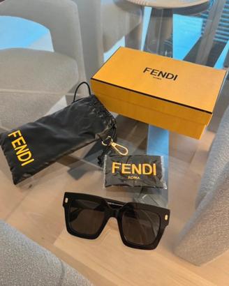 Occhiali da sole FENDI Roma FE40101I