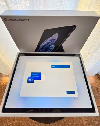 Microsoft Surface Pro 9 - Intel i7, 16Gb, 1Tb