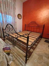 Letto in ferro battuto matrimoniale