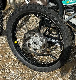 Coppia di cerchi completi 21 e 19 cross