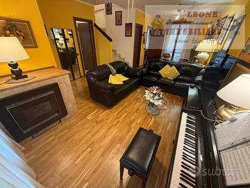 Villa a schiera su tre livelli