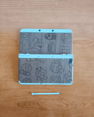 New Nintendo 3DS cover di Mario rifinite in legno