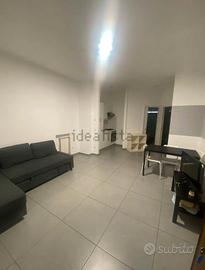 Monte mario bilocale con giardino e p.auto