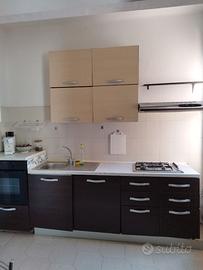 Cucina completa di elettrodomestici
