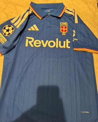 maglia calcio Como 2026/27 con patch Champions 