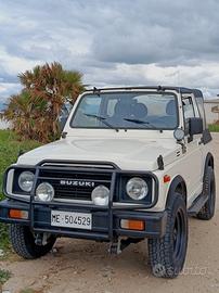 Suzuki Samurai 