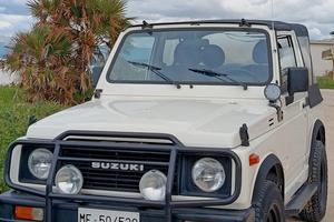 Suzuki Samurai 