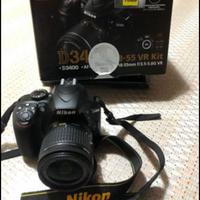 Nikon D3400 con obbiettivo