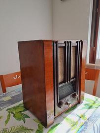 Radio d’epoca a valvole anno 1936