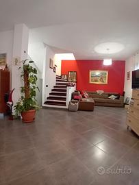 Villetta indipendente con cortile privato