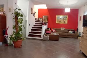 Villetta indipendente con cortile privato