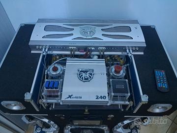 impianto audio Soundstream,montato su mobile.