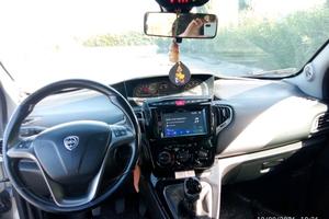 Lancia Ypsilon Momo design 