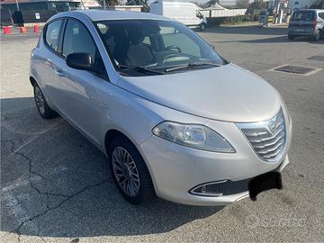 Lancia ypsilon 1.3 multijet 95cv 2014 gold